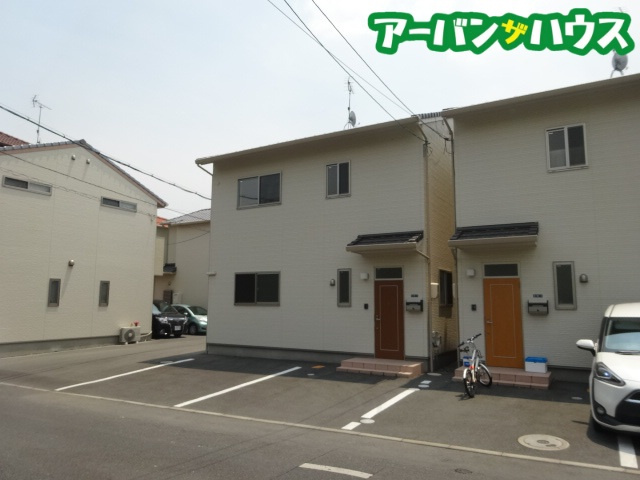 厚生町貸家