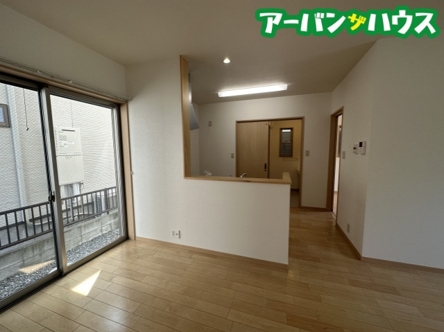 厚生町貸家の居間・リビング