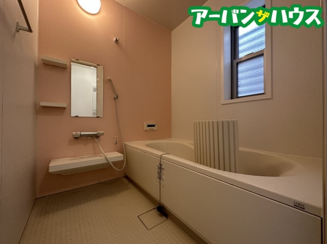 厚生町貸家の浴室