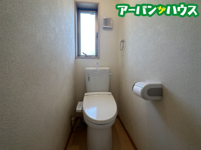 厚生町貸家のトイレ