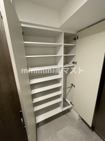 大阪市浪速区稲荷１丁目の賃貸マンションの収納