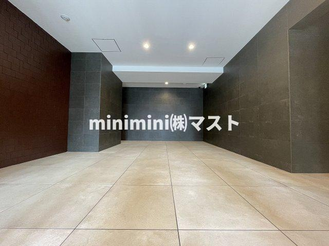 大阪市浪速区稲荷１丁目の賃貸マンションのロビー