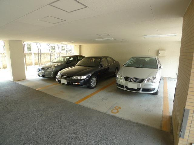 エーデルローゼンの駐車場|共用設備1