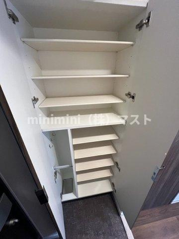 大阪市浪速区幸町３丁目の賃貸マンションの収納