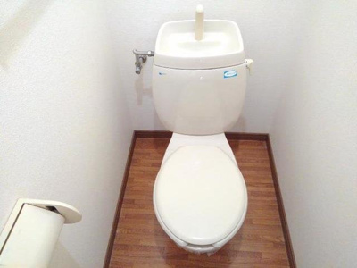 【トイレ】 | エリール城 | コンパクトで使いやすいトイレです