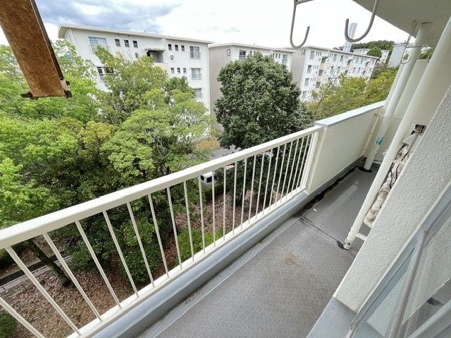 公団狭山住宅11号棟のバルコニー