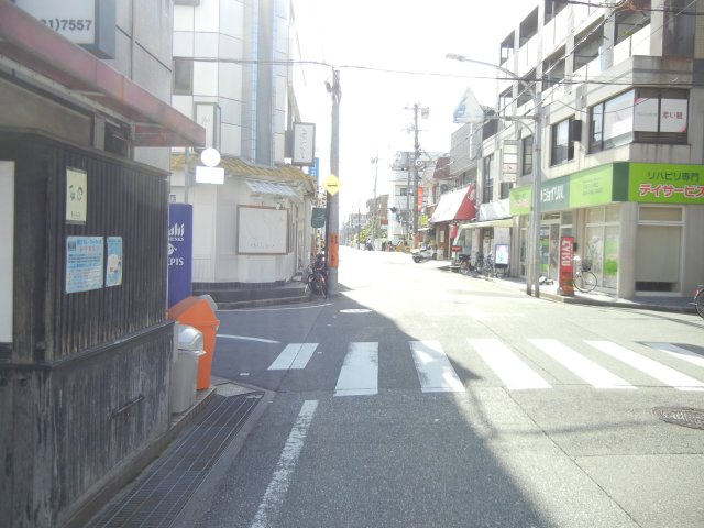 ニューハーモニーセンタービルの周辺