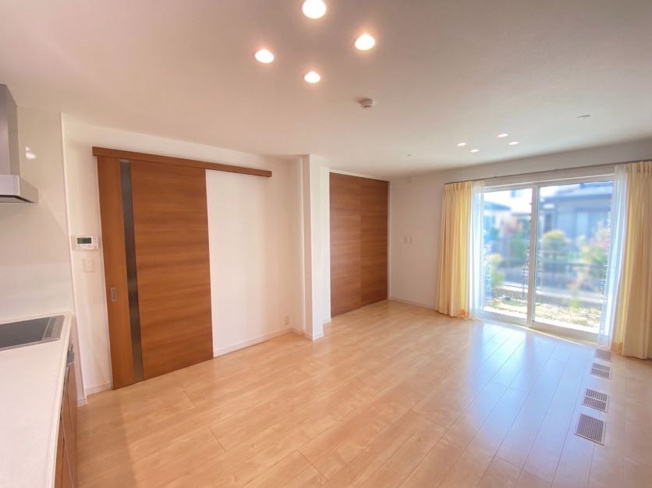 【居間・リビング】 | 上益城郡益城町福原 | ※この画像はAI加工を施しています。現状とは異なる場合があります。