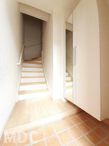 徳島市中島田町３丁目のアパートの玄関