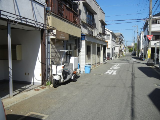 崇徳院店舗の周辺