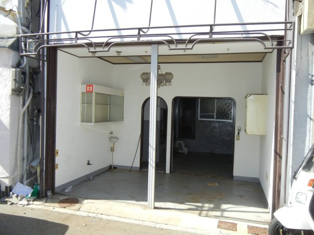崇徳院店舗の外観