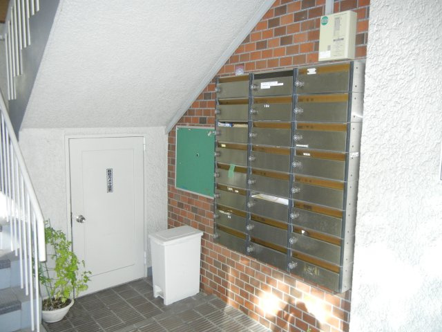 	新南千里マンションのエントランス