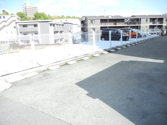 Gran Pino 春日の駐車場