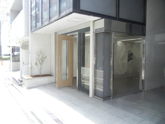 今川第2ビルのエントランス