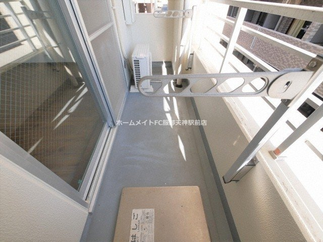 グランシャルマン新大阪　仲介手数料無料のバルコニー