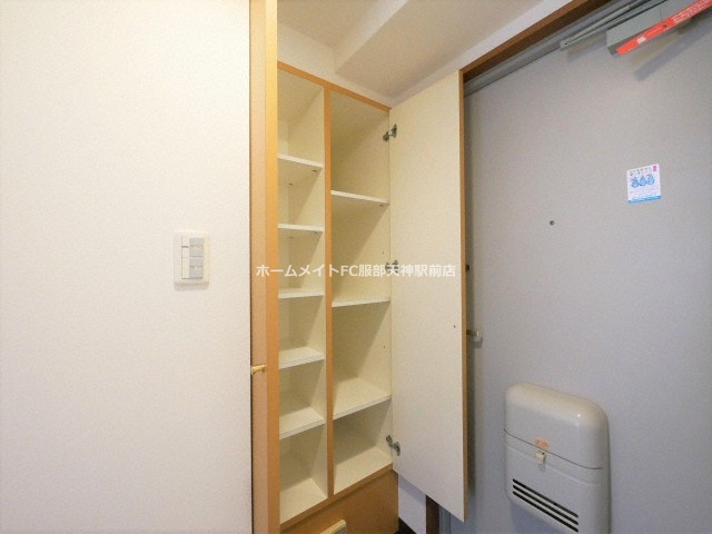 グランシャルマン新大阪　仲介手数料無料の玄関
