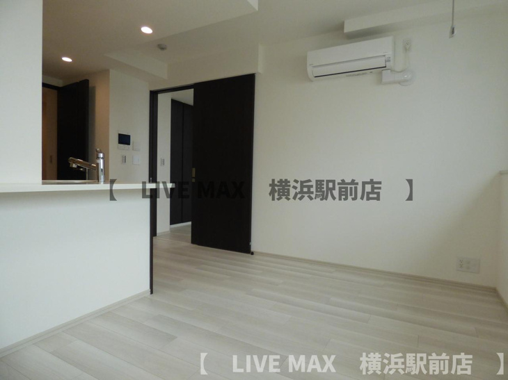【居間・リビング】GRANPASEO横濱関内PREMIUM 