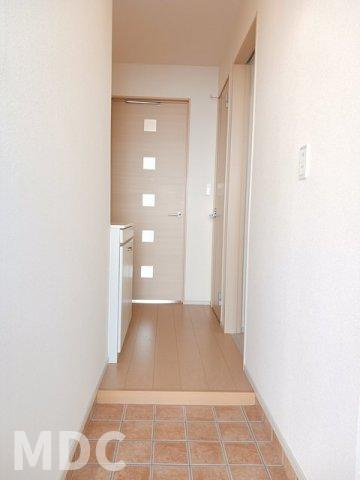徳島市蔵本町３丁目のアパートの玄関