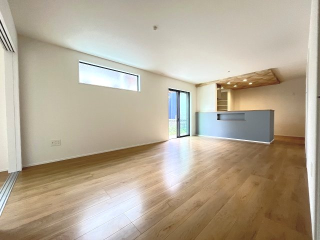 【居間・リビング】 | 糟屋郡篠栗町和田4丁目3期・平屋　1号棟（全1棟）【仲介手数料無料・0円】 | 施工例。施工例は完成時と異なる場合があります。