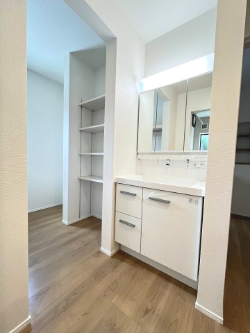 【洗面所】 | 糟屋郡篠栗町和田4丁目3期・平屋　1号棟（全1棟）【仲介手数料無料・0円】 | 施工例。施工例は完成時と異なる場合があります。