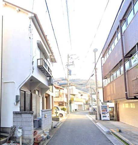都由乃町3丁目の前面道路含む現地写真|近隣に月極駐車場有ります