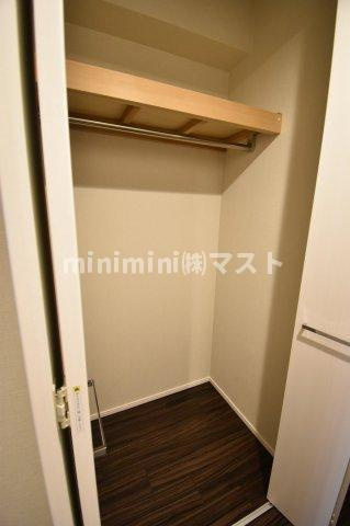 大阪市西区西本町１丁目の賃貸マンションの玄関