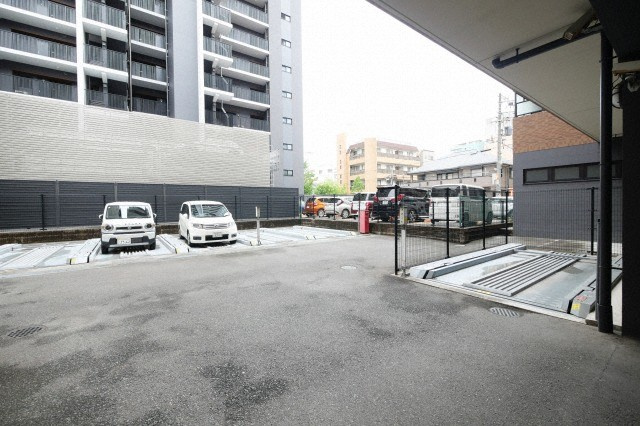 グランデカワノ玉造の駐車場
