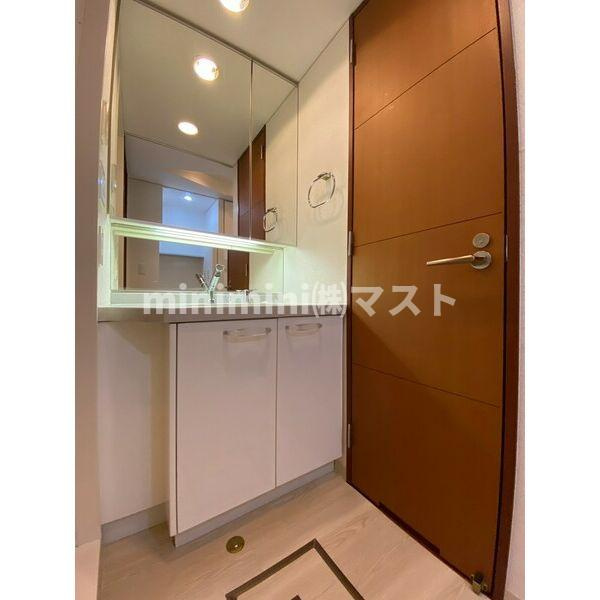 大阪市浪速区桜川４丁目の賃貸マンションの洗面所|別部屋参考写真
