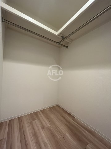 セレニテ堺筋本町リアンの収納|セレニテ堺筋本町リアン　ウォークインクローゼット