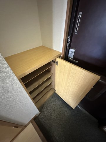 グランド月見の玄関