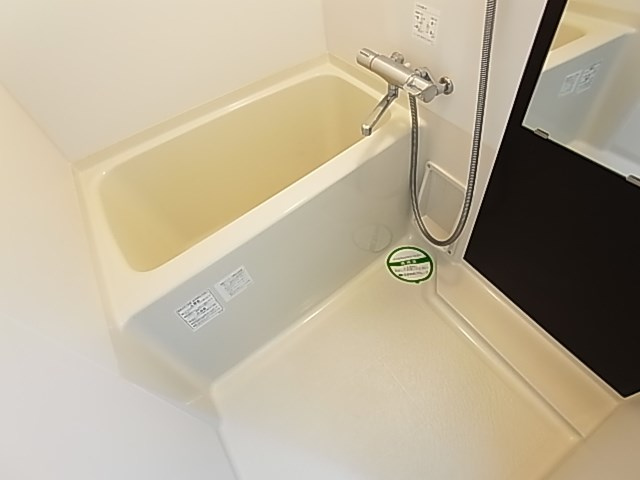 レーヴ　ドゥ　クレエ綾瀬の浴室