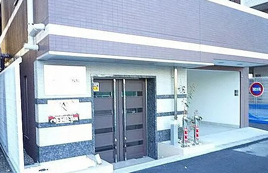 ライジングプレイス板橋のエントランス