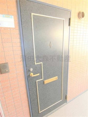 ロイヤルガーデン千鳥町の玄関