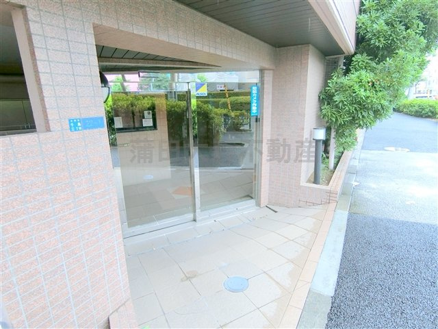 ロイヤルガーデン千鳥町の外観