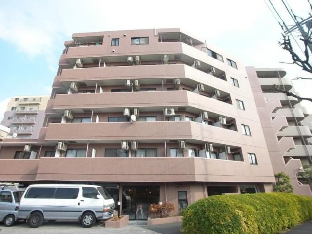 ロイヤルガーデン千鳥町の外観