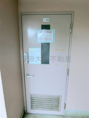 ロイヤルガーデン千鳥町のその他共用部分|曜日時間関係なくゴミ捨て可能な敷地内ゴミ捨て場！