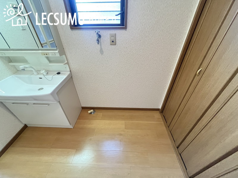 姫路市網干区垣内南町/中古戸建の洗面所