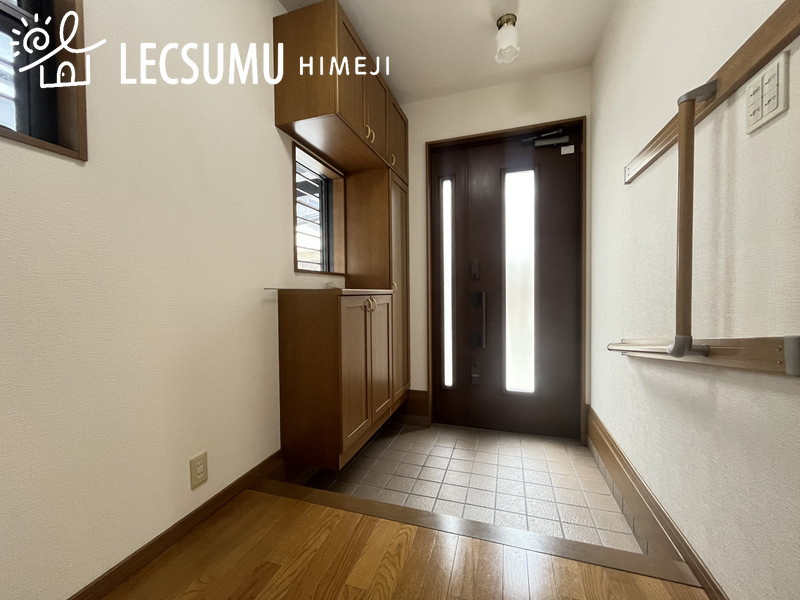 姫路市網干区垣内南町/中古戸建の玄関