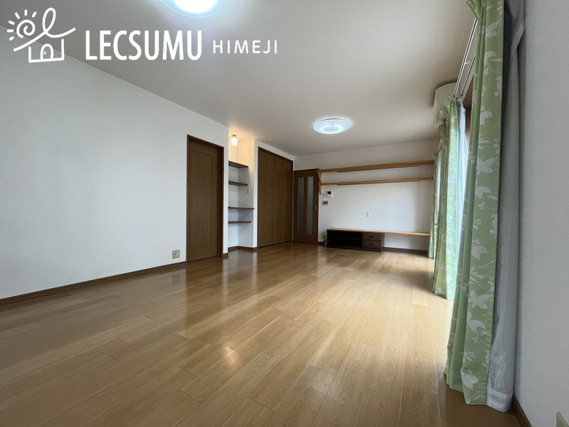 姫路市網干区垣内南町/中古戸建の居間・リビング