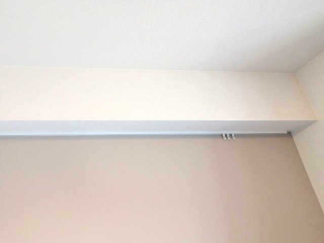 J.GRAN Court上野入谷の設備|リビングにピクチャーレール付きです