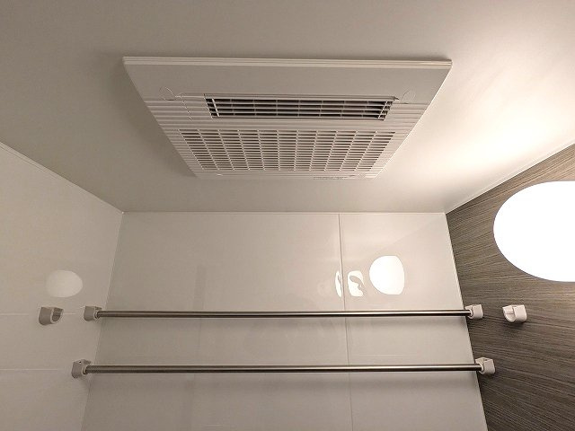 J.GRAN Court上野入谷の設備|浴室換気乾燥機、24時間換気システム、ハンガーパイプが2本付で多く干せます