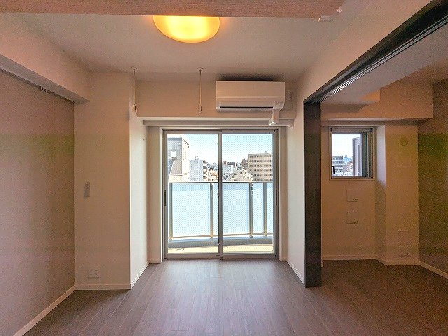 J.GRAN Court上野入谷の内装|インターネット無料、カウンターキッチン、南向き上層階は日当り眺望良好です、全室聡明付、リビングに取り外し可能な室内物干し設備付、ピクチャーレール付きです