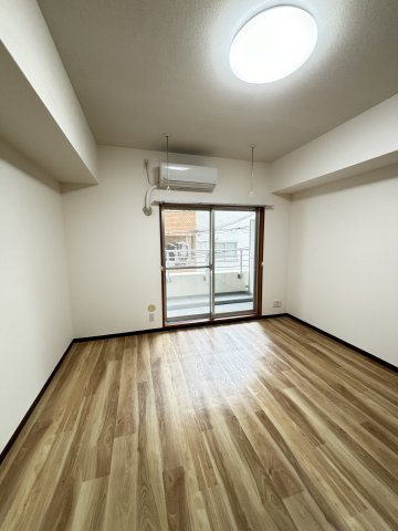 【居間・リビング】 | グランシャルマン新大阪