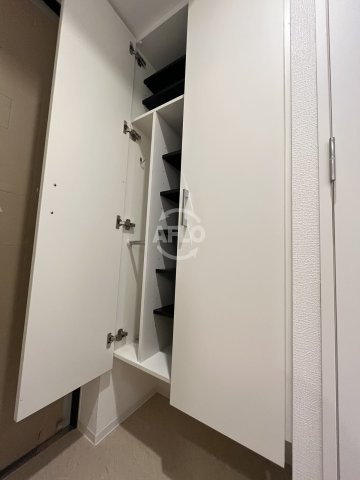 セレニテ堺筋本町リアンの玄関|セレニテ堺筋本町リアン　シューズボックス