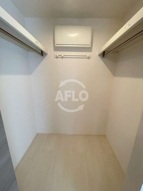パインフローリッシュ西田辺の収納|パインフローリッシュ西田辺　ウォークインクローゼット