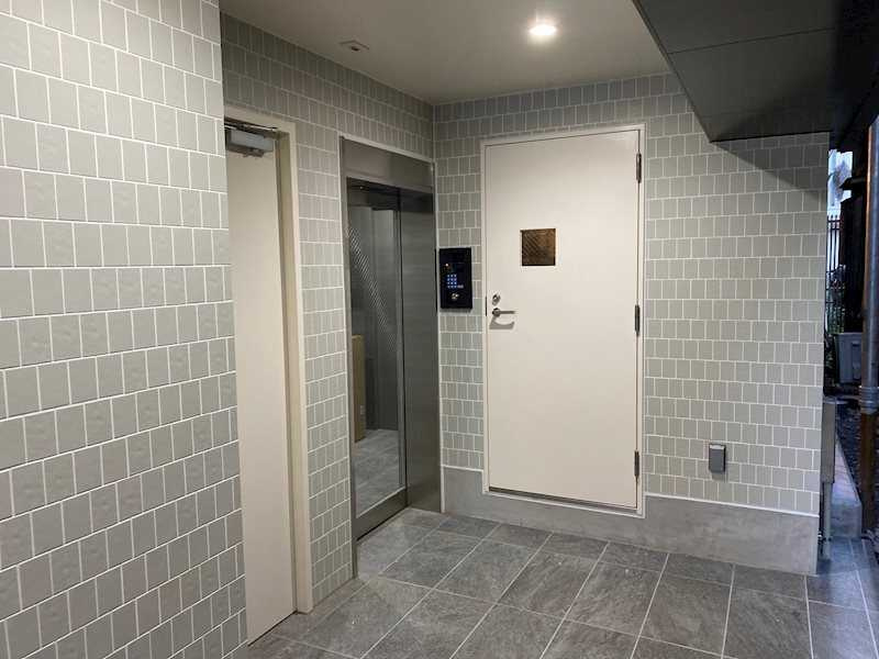 TOYO-ICHI APARTMENT.のエントランス