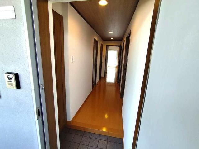 メゾンエトワール柏木の玄関