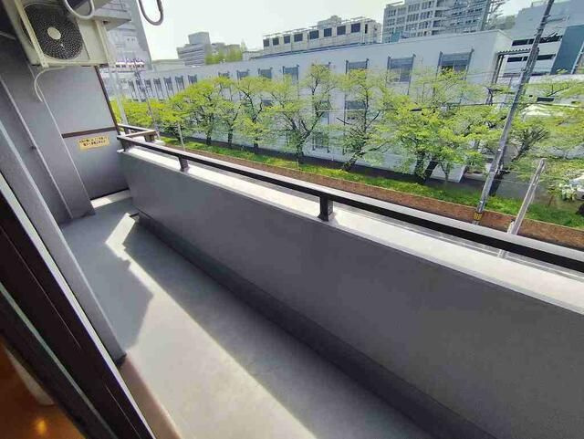メゾンエトワール柏木のバルコニー