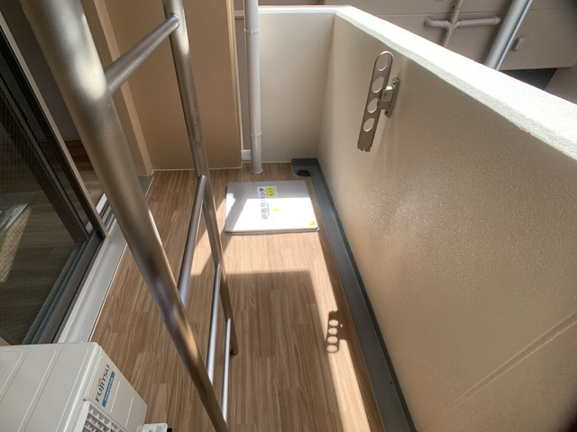 神戸市中央区日暮通４丁目の賃貸マンションのバルコニー