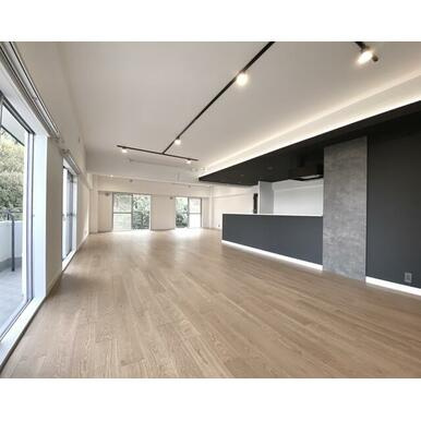 芦屋市東芦屋町の賃貸マンションの居間・リビング